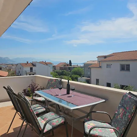 Dianna Appartement *